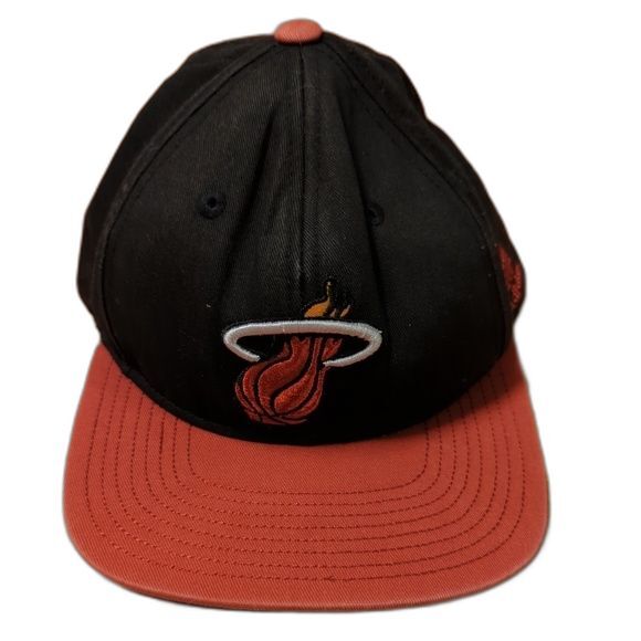 Miami Heat Hat Adidas Embroidered Snap Back NBA Basketball Youth Skyline Brim - Picture 1 of 8
